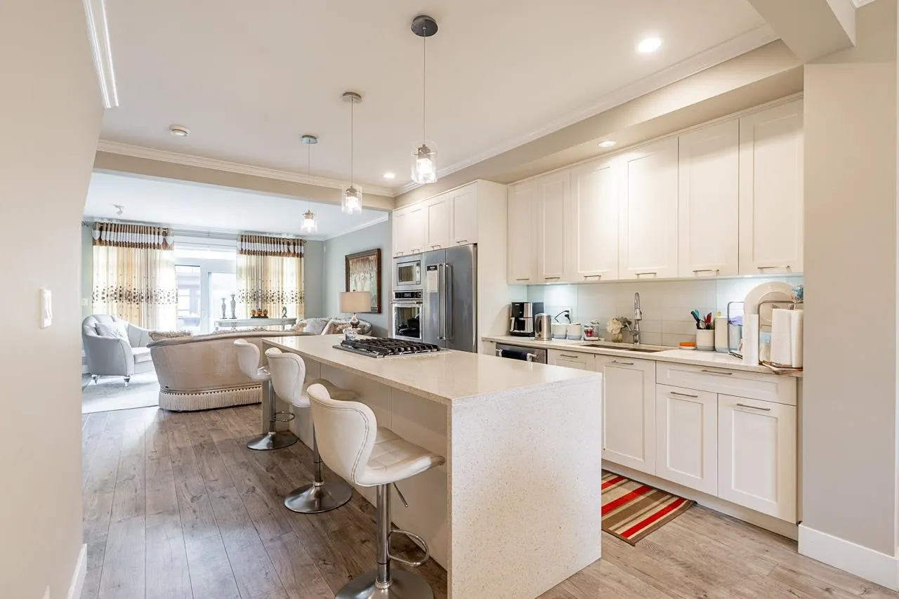 16488 64 Avenue #90