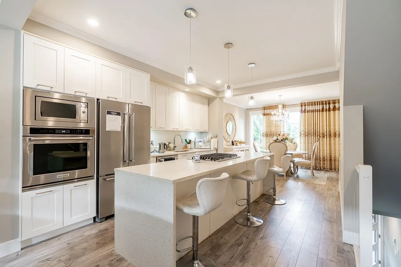 16488 64 Avenue #90