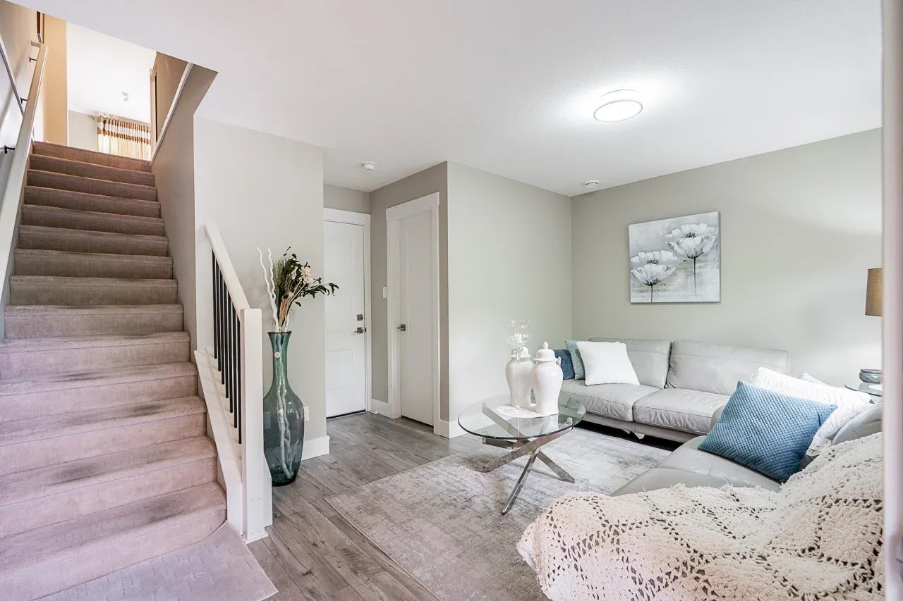 16488 64 Avenue #90