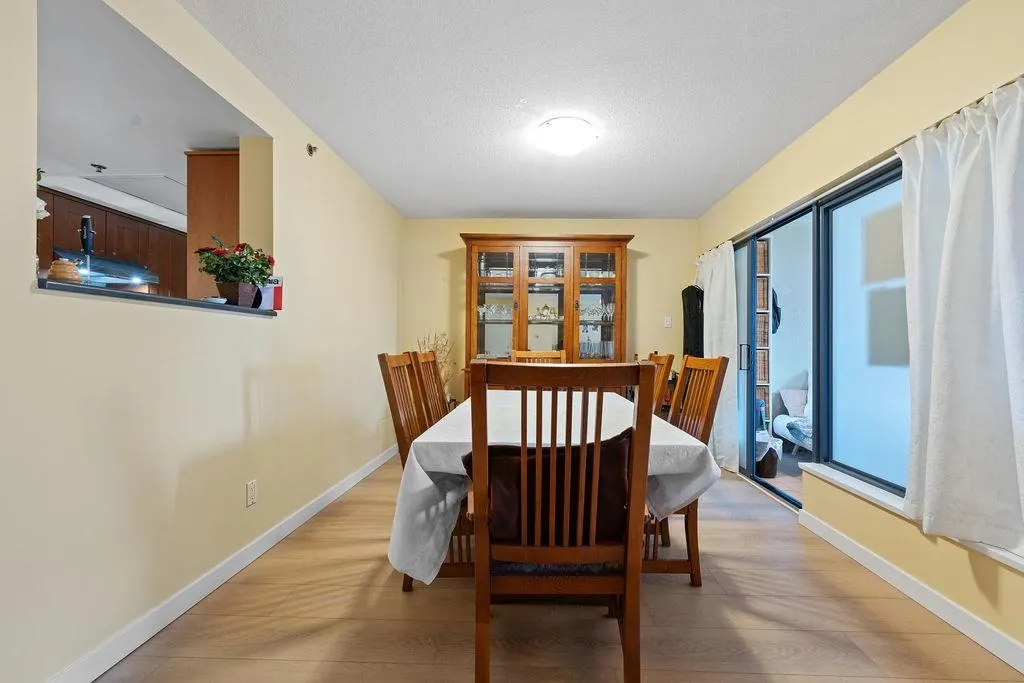 238 Alvin Narod Mews #404