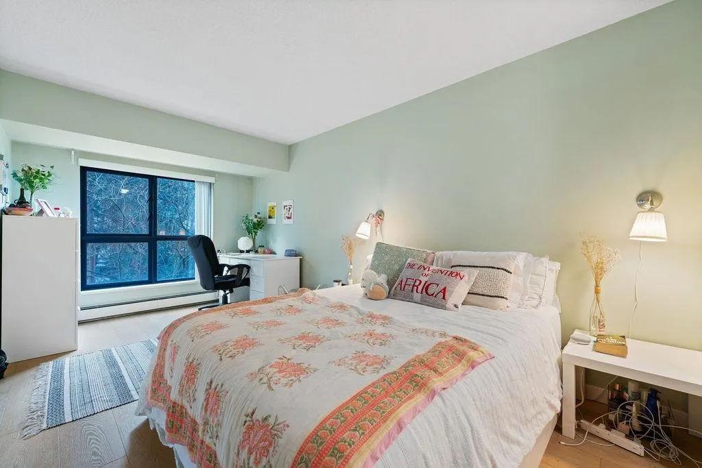 238 Alvin Narod Mews #404