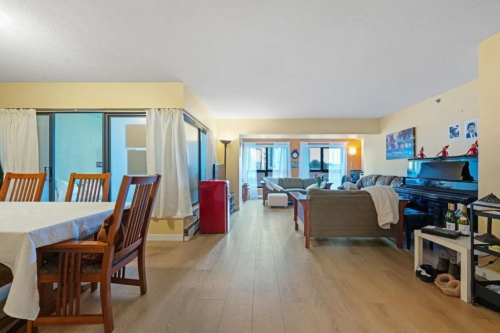 238 Alvin Narod Mews #404