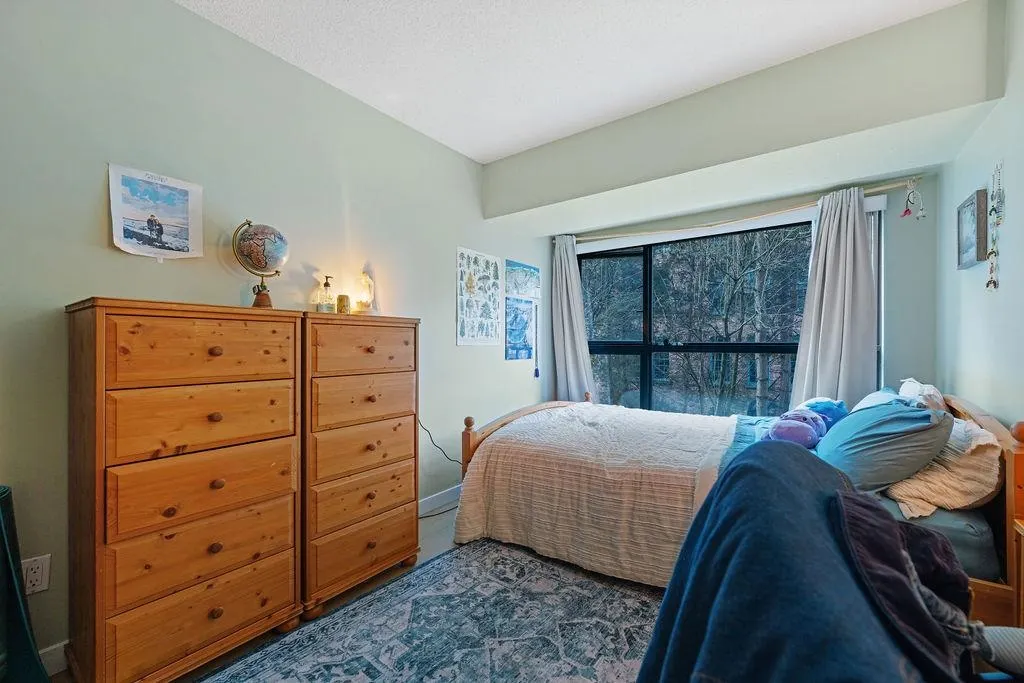 238 Alvin Narod Mews #404
