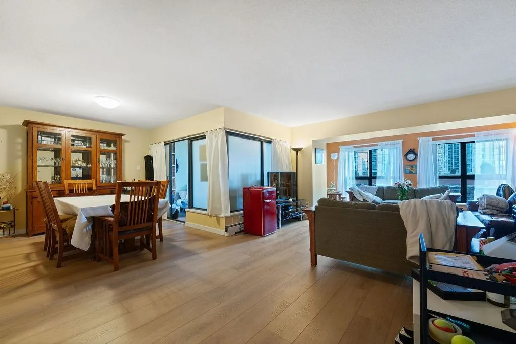 238 Alvin Narod Mews #404