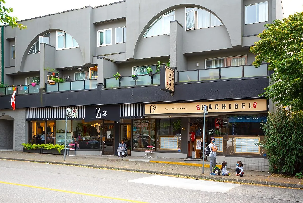 717 W 17th Avenue #201