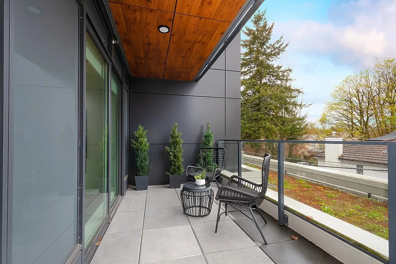 717 W 17th Avenue #201