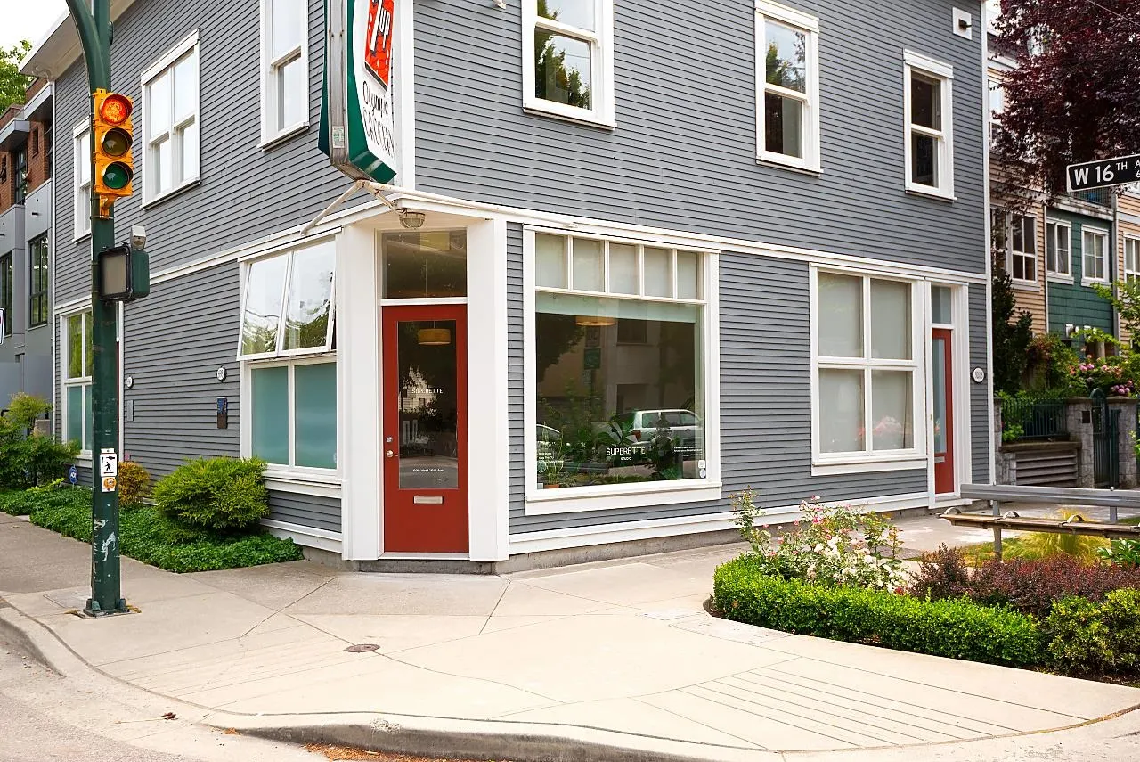 717 W 17th Avenue #201