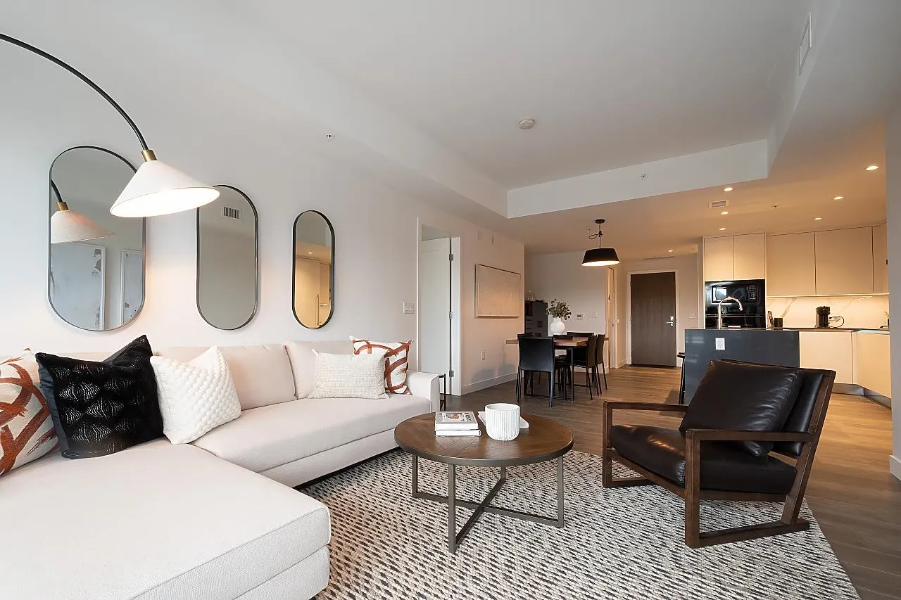 717 W 17th Avenue #201