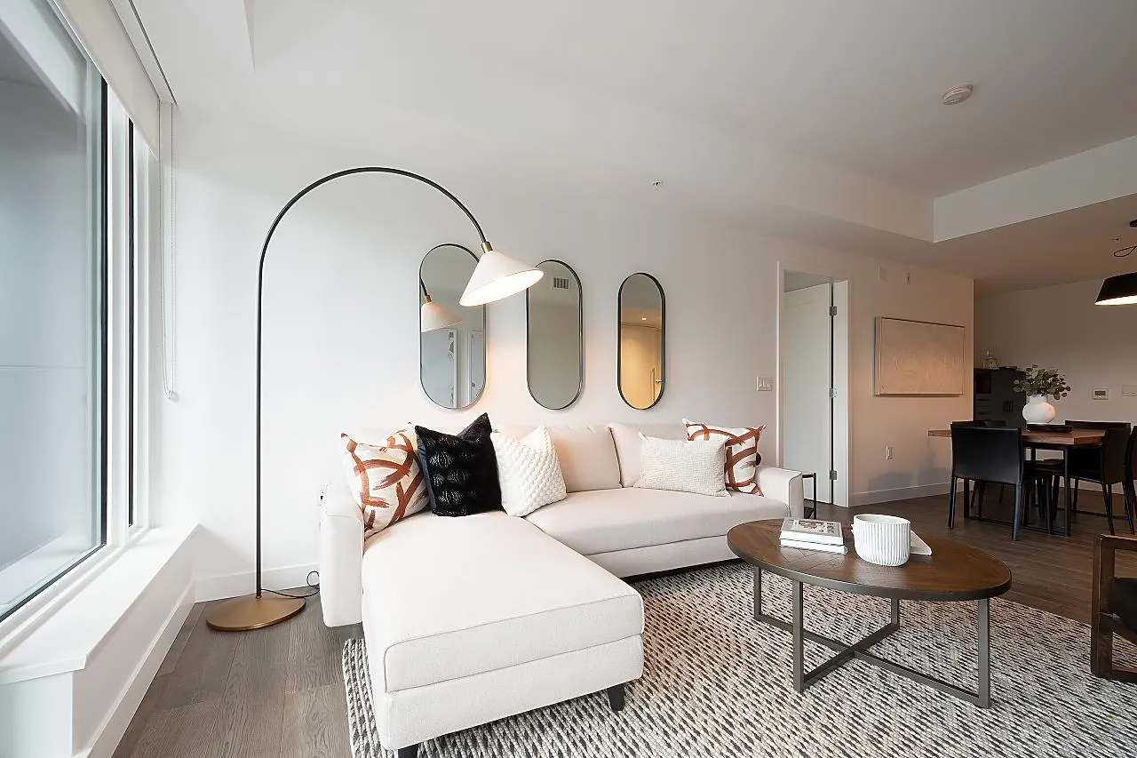 717 W 17th Avenue #201