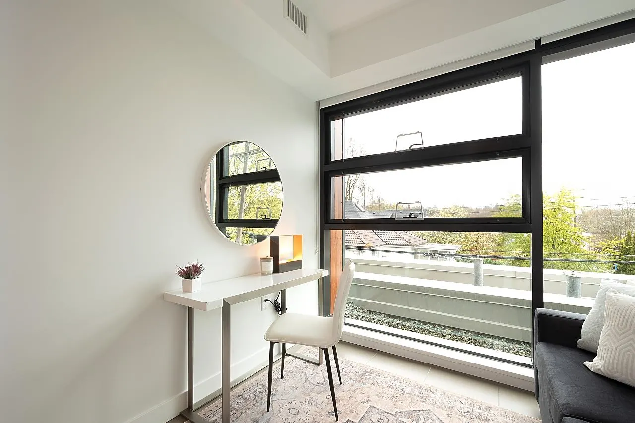 717 W 17th Avenue #201