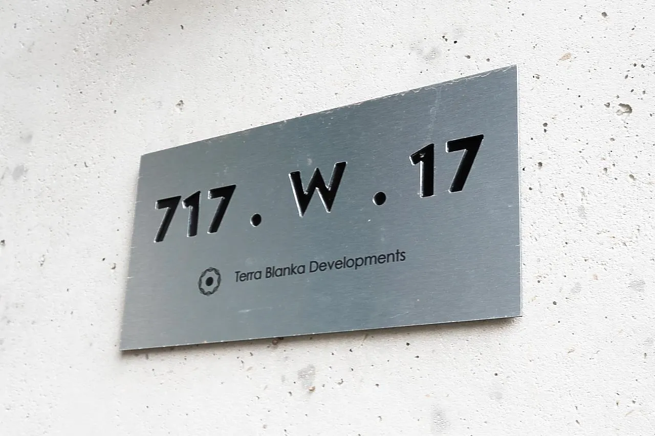 717 W 17th Avenue #201