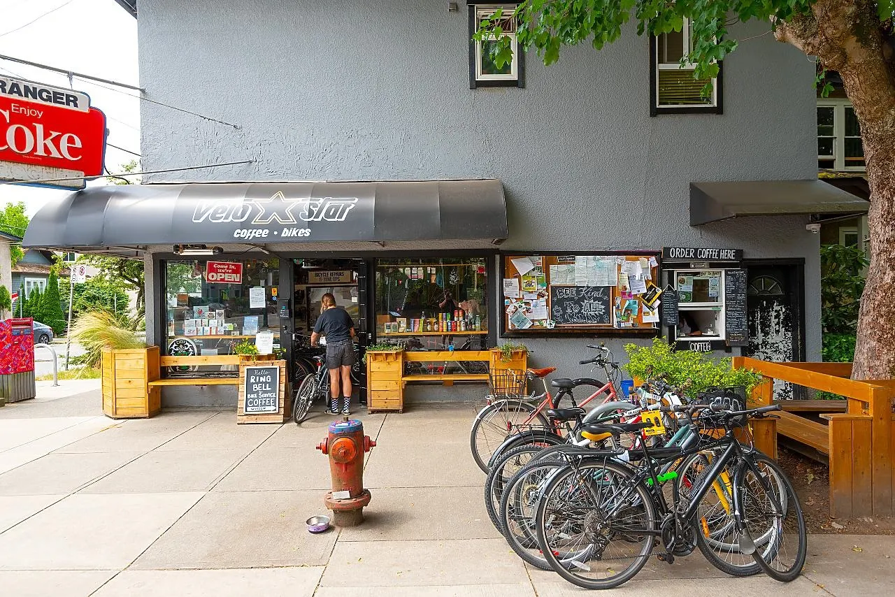 717 W 17th Avenue #201
