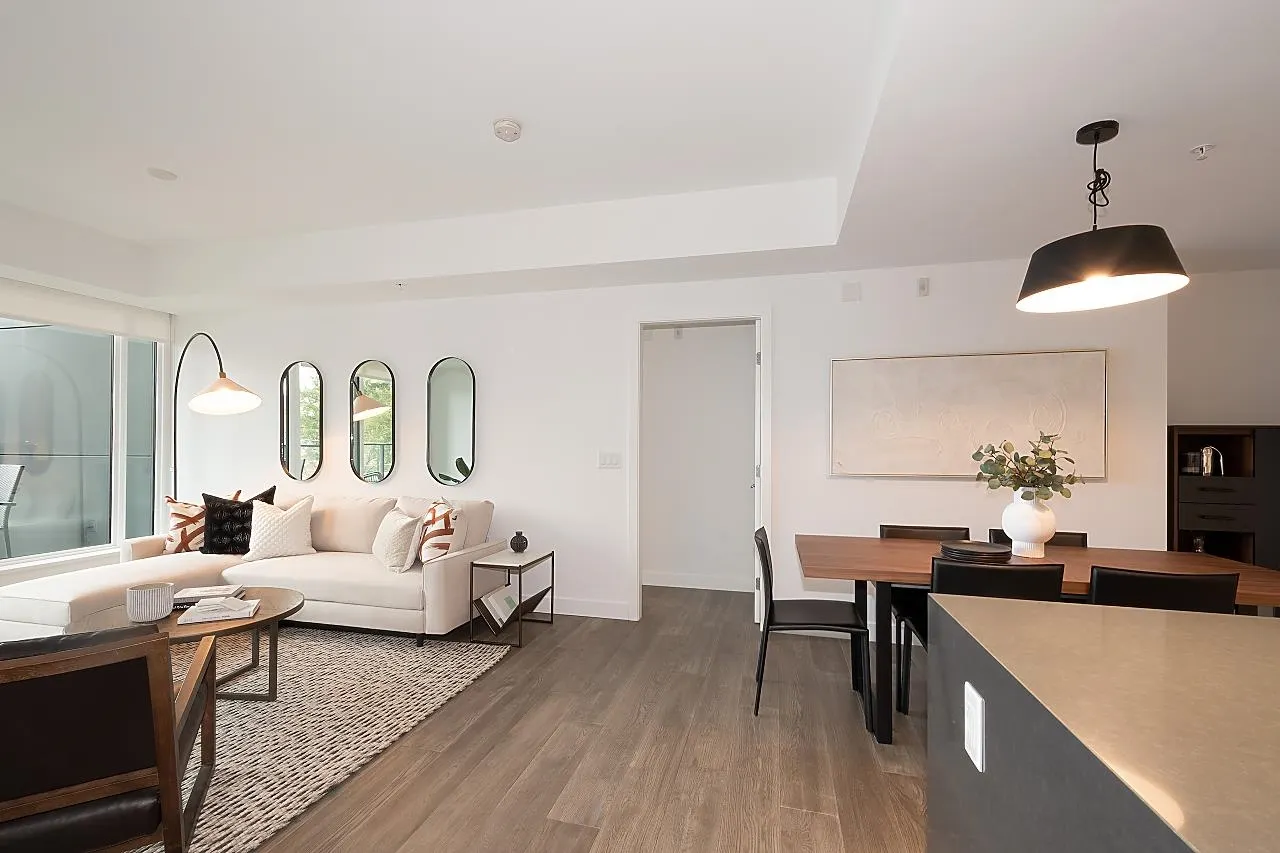 717 W 17th Avenue #201