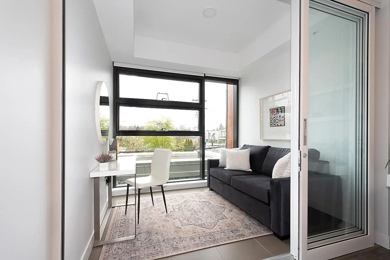 717 W 17th Avenue #201