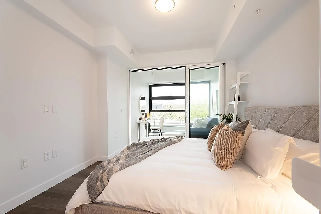 717 W 17th Avenue #201