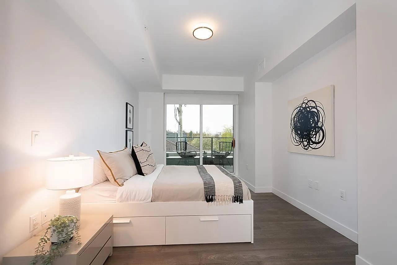 717 W 17th Avenue #201