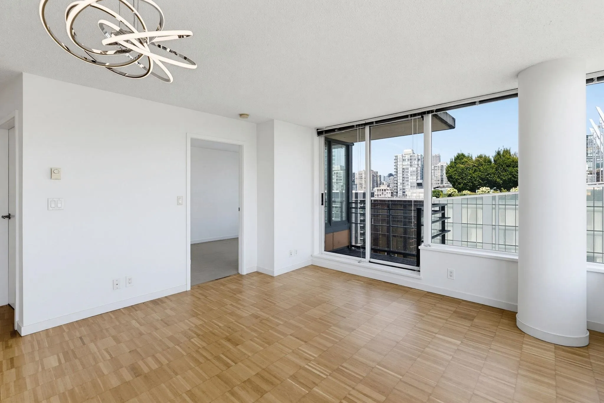 33 Smithe Street #2508