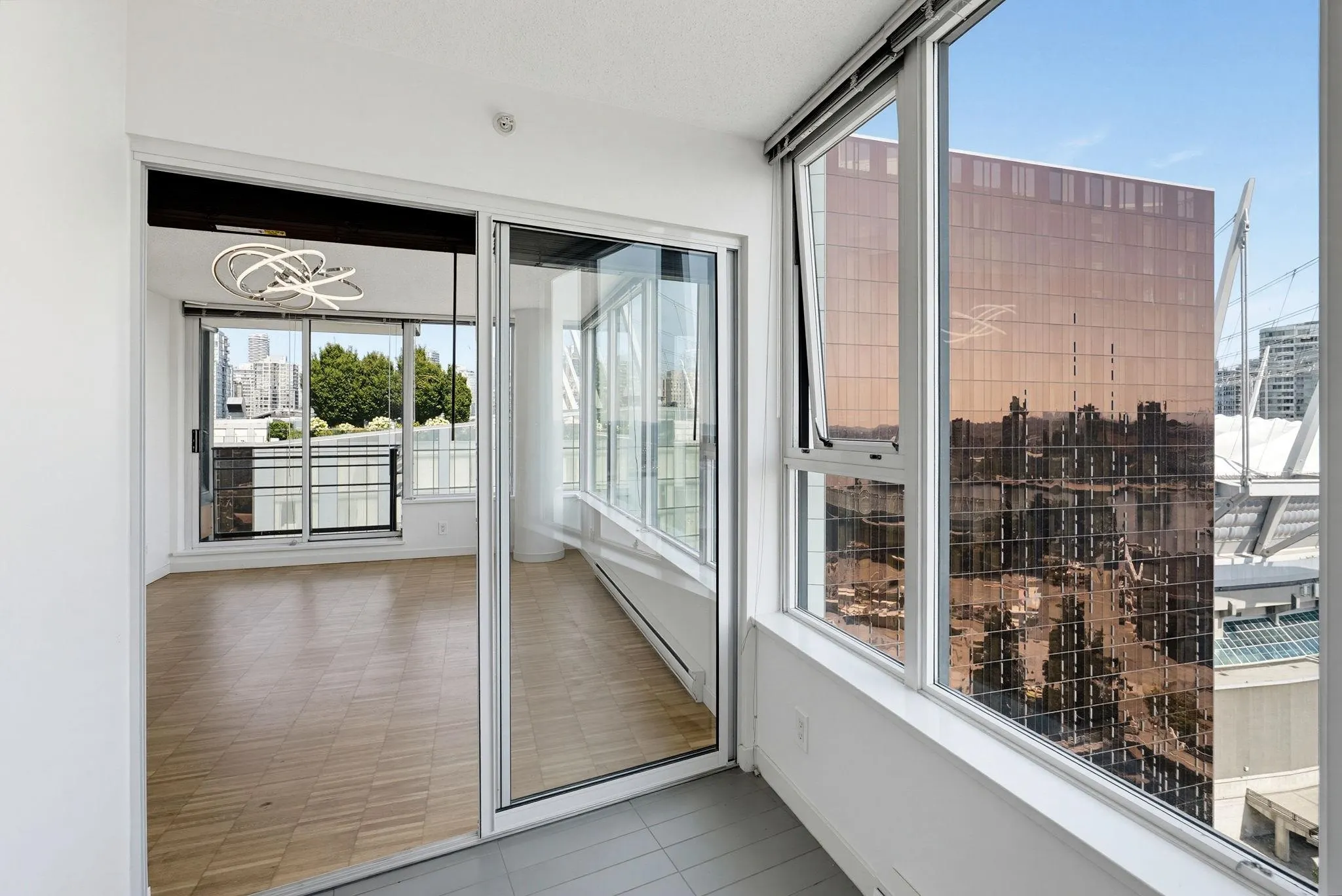 33 Smithe Street #2508