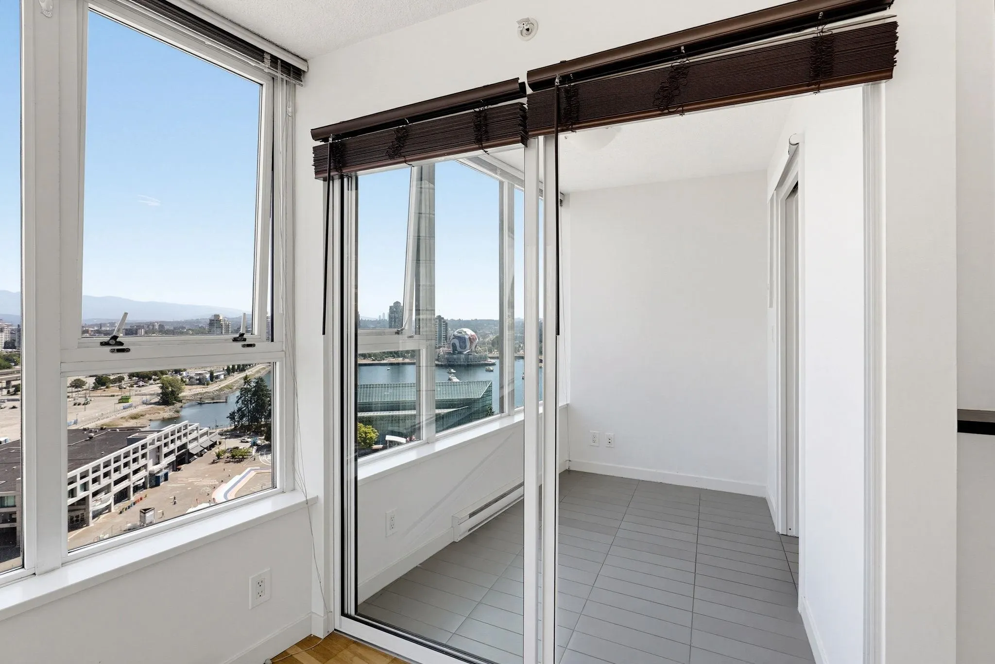 33 Smithe Street #2508