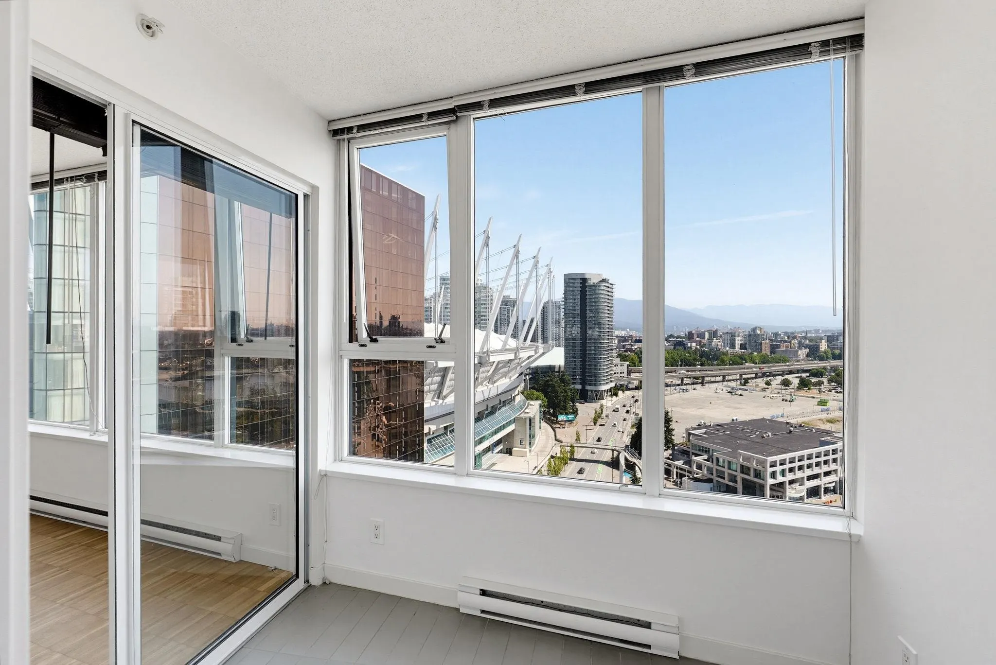 33 Smithe Street #2508