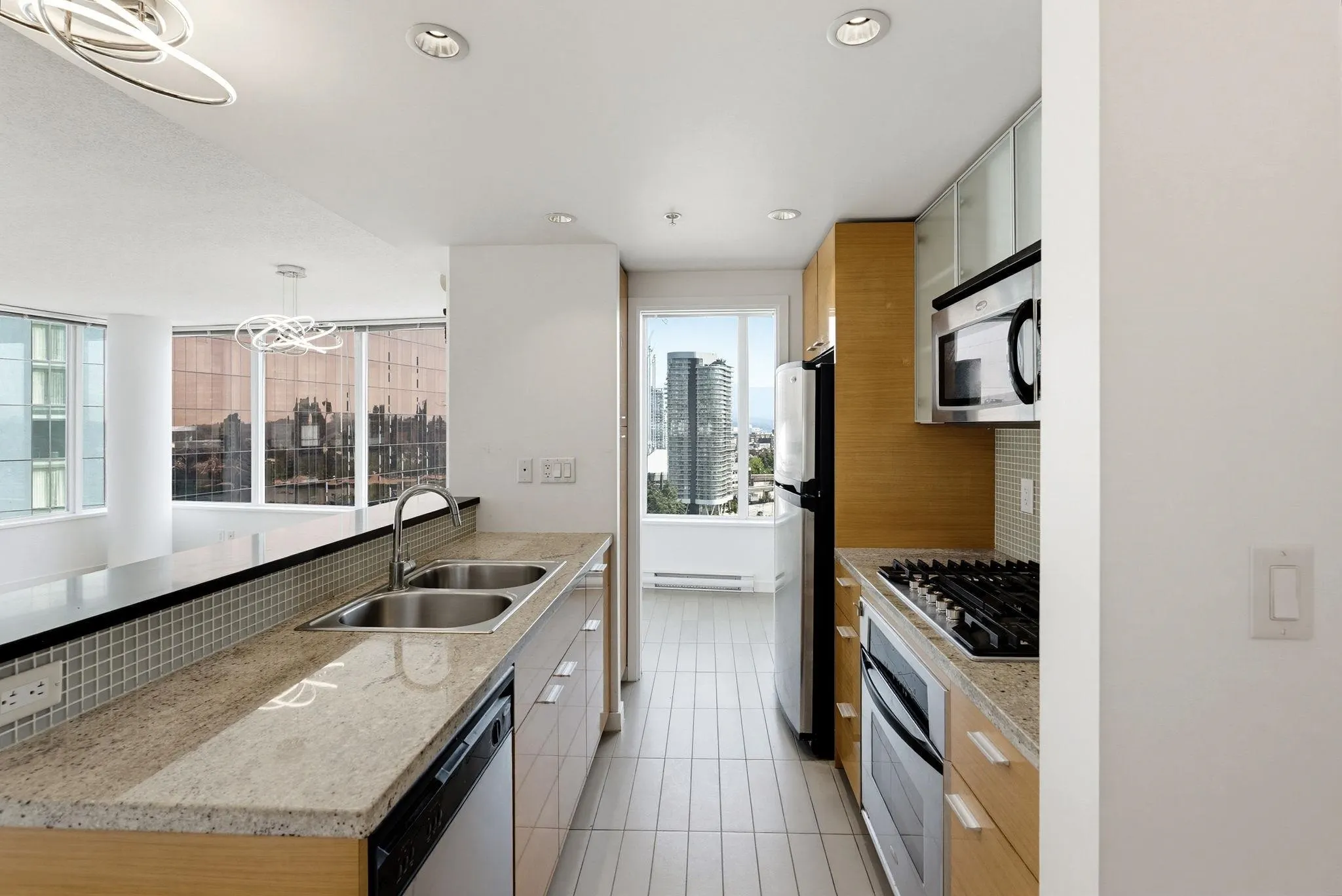 33 Smithe Street #2508
