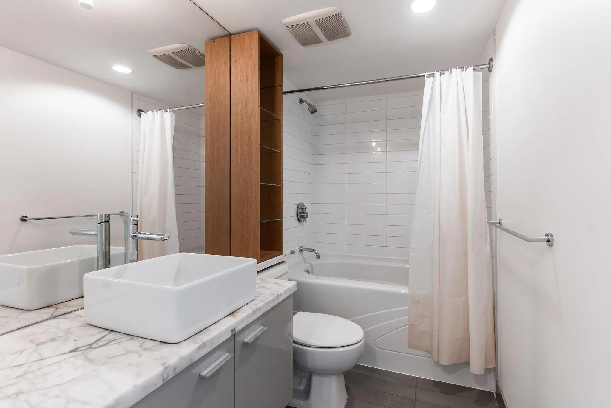 33 Smithe Street #2508