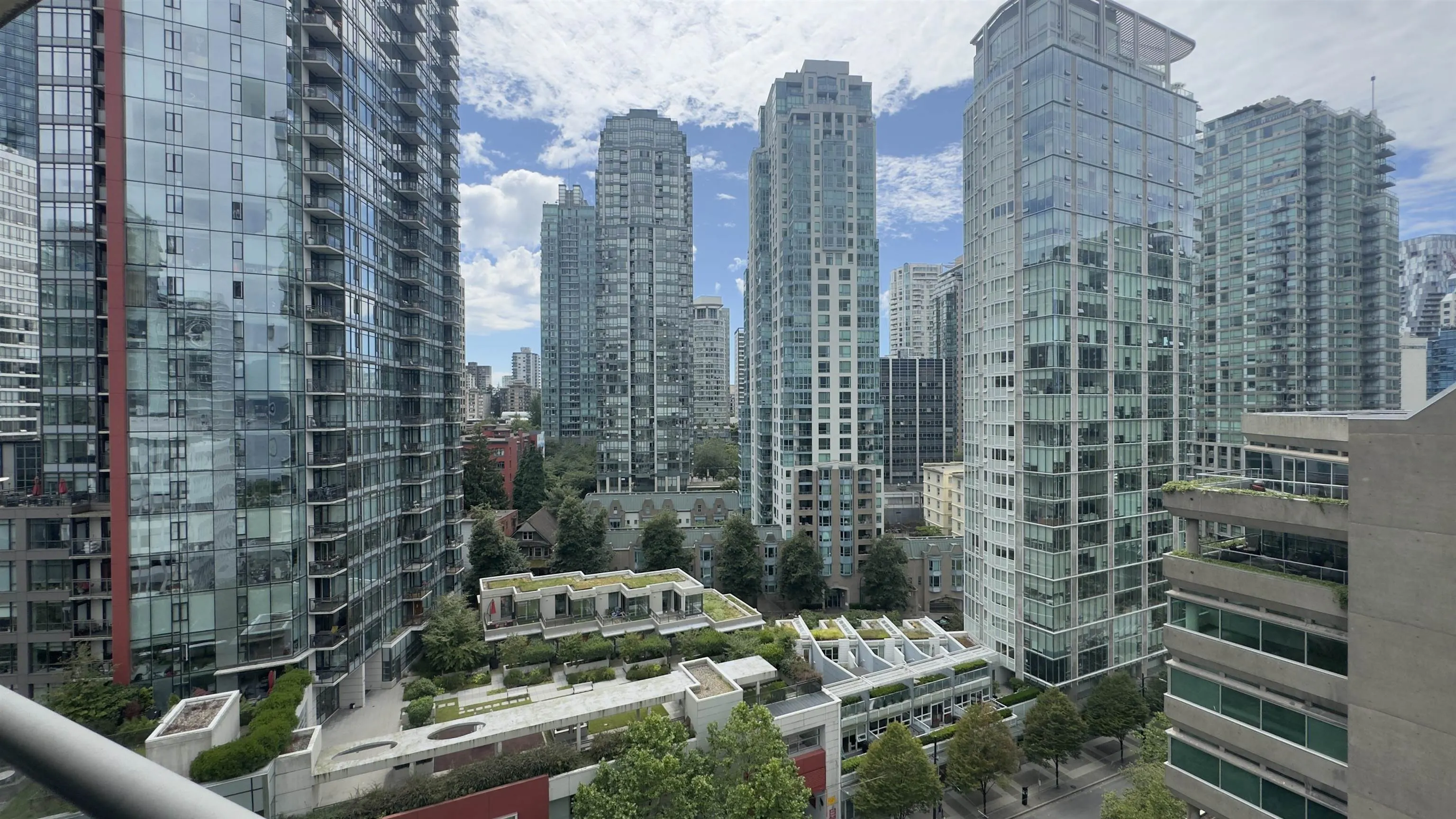 1228 W Hastings Street #1404