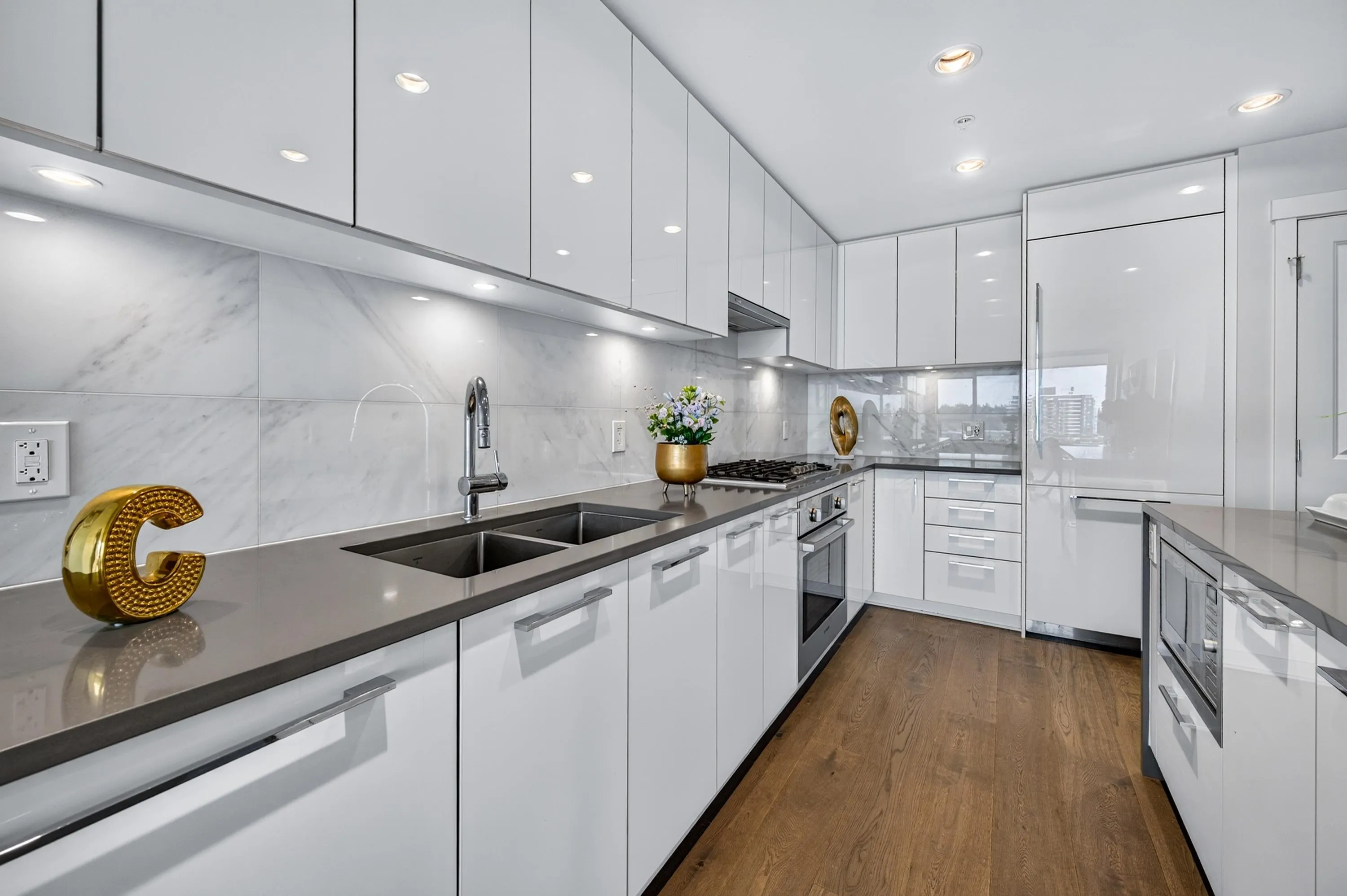 3487 Binning Road #1302