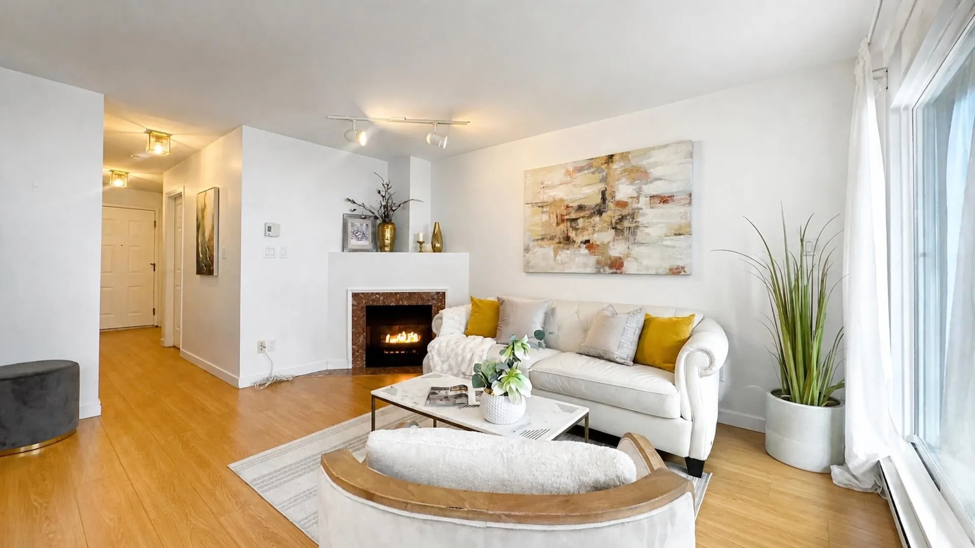 985 W 10th Avenue #103