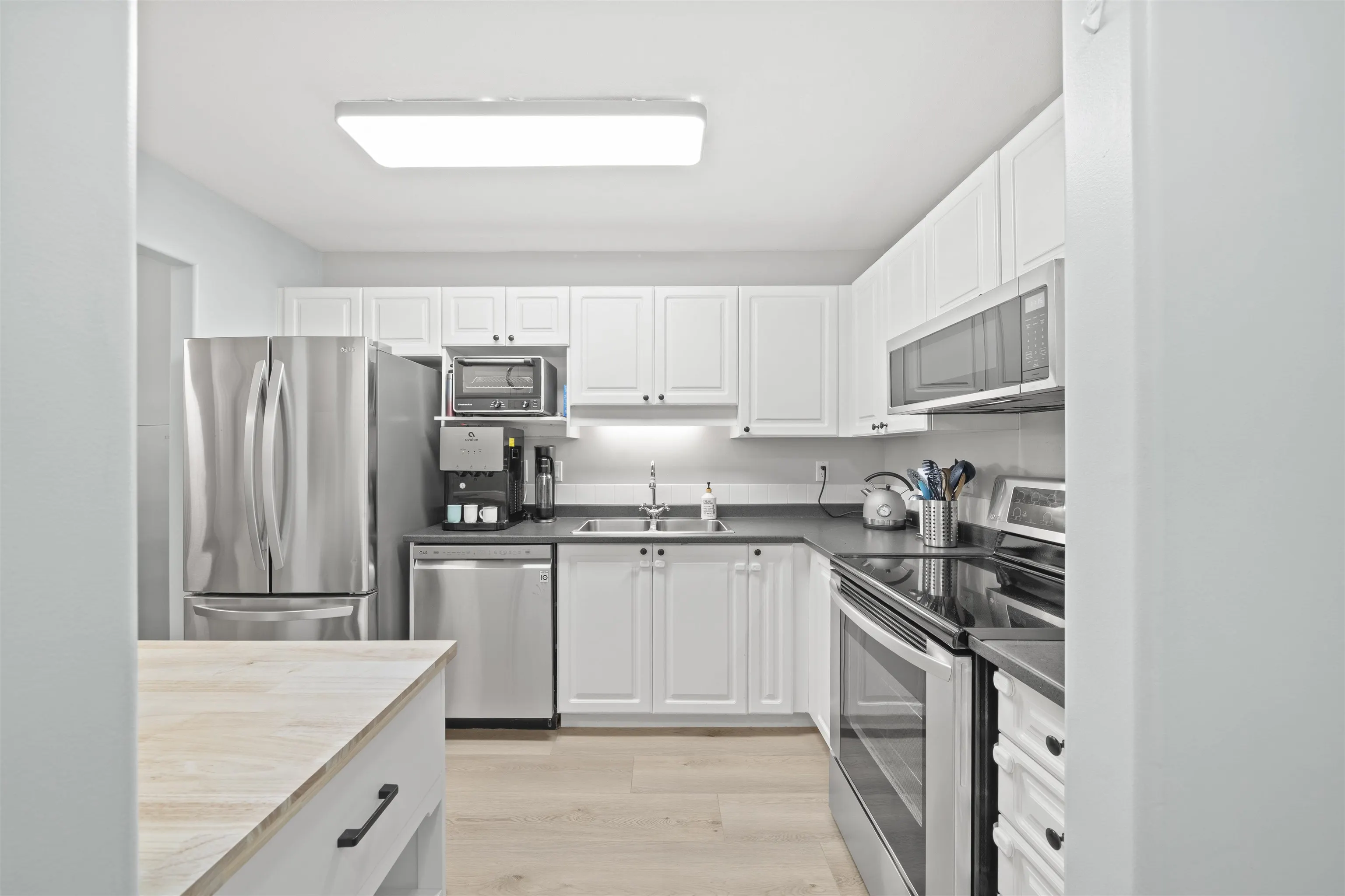20189 54 Avenue #103