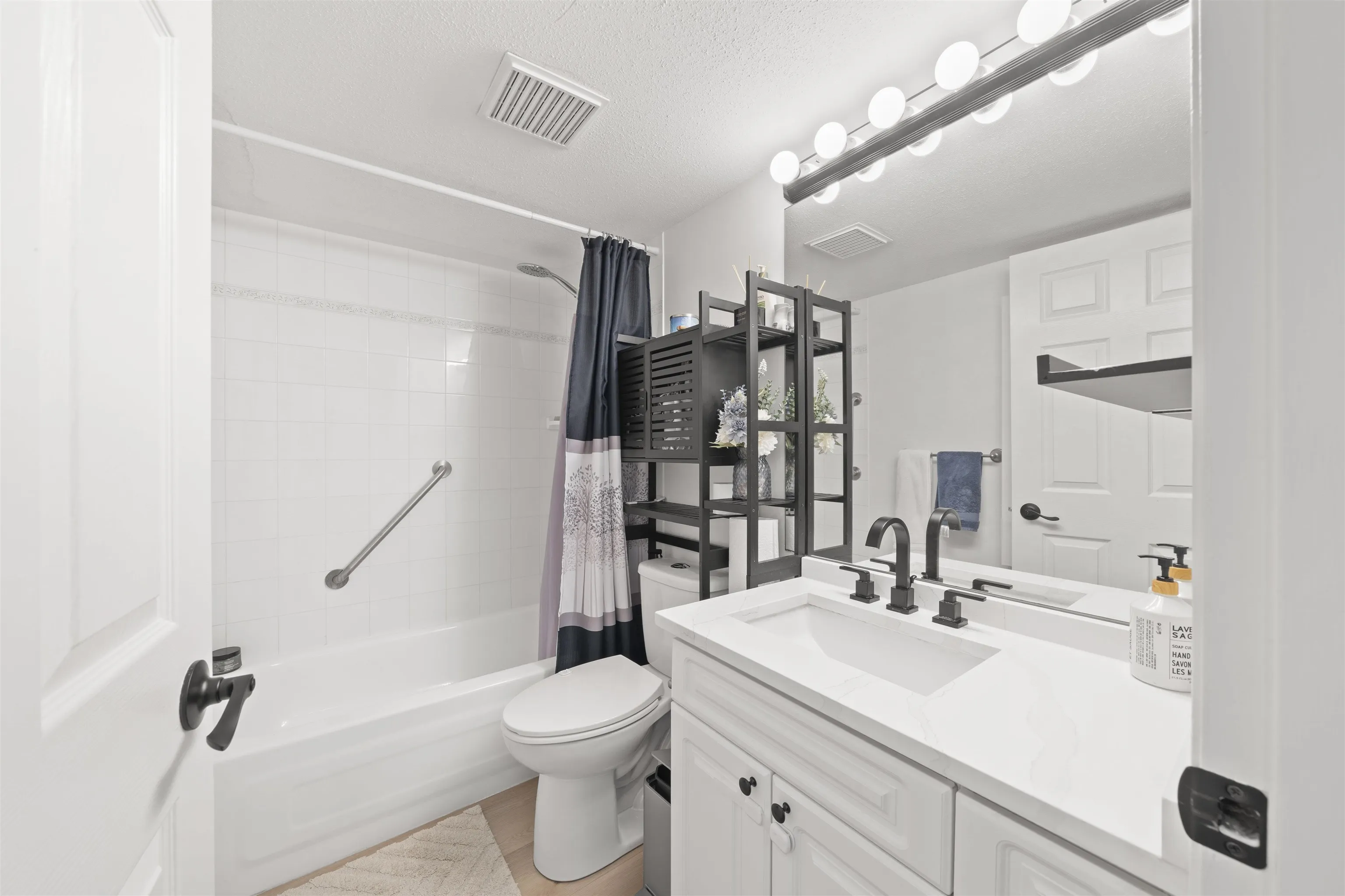 20189 54 Avenue #103