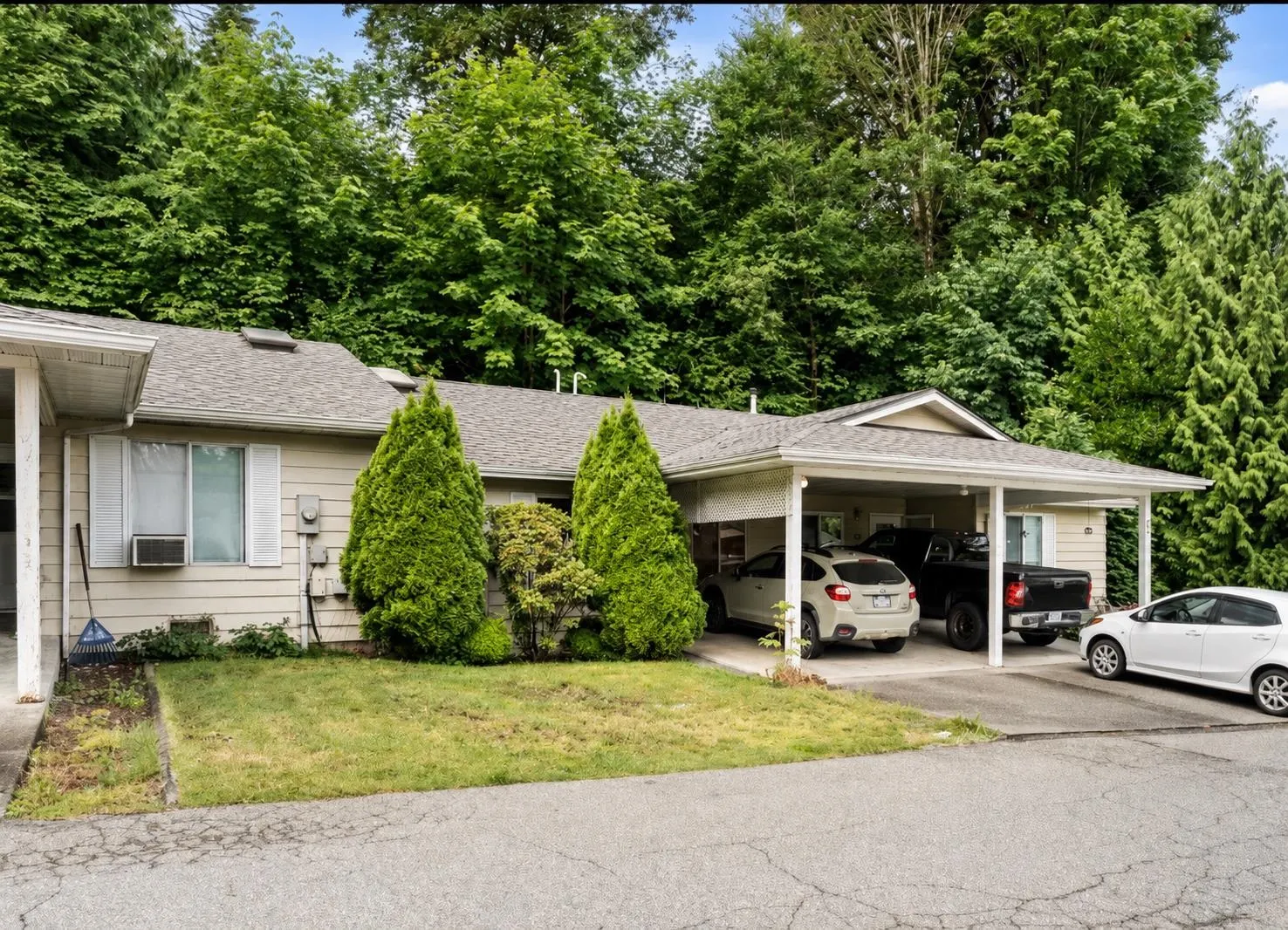 3350 Elmwood Drive #19