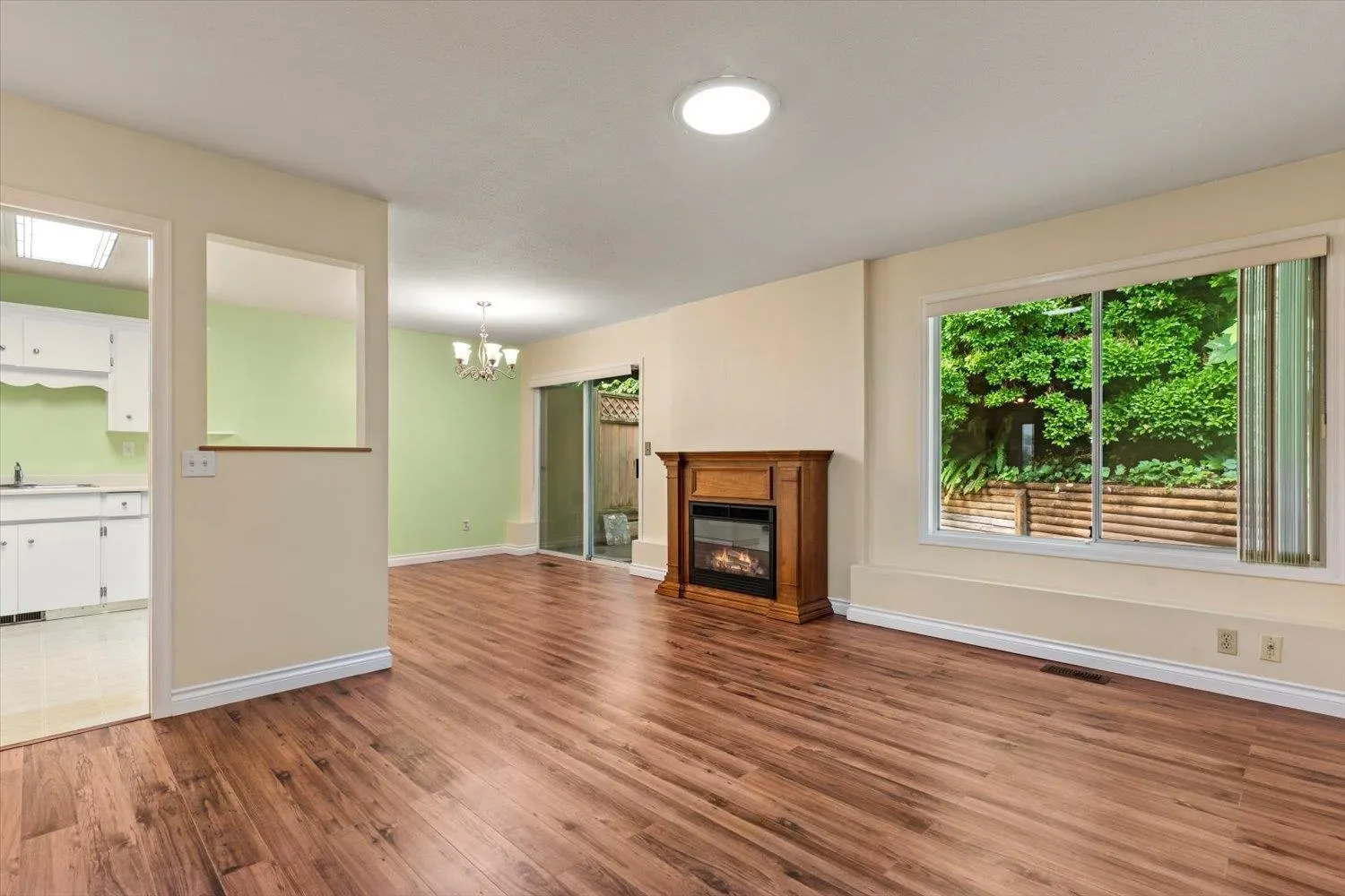 3350 Elmwood Drive #19
