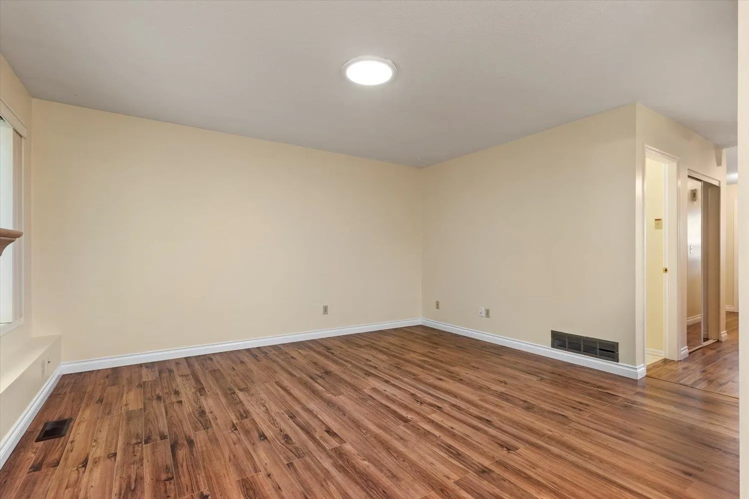 3350 Elmwood Drive #19