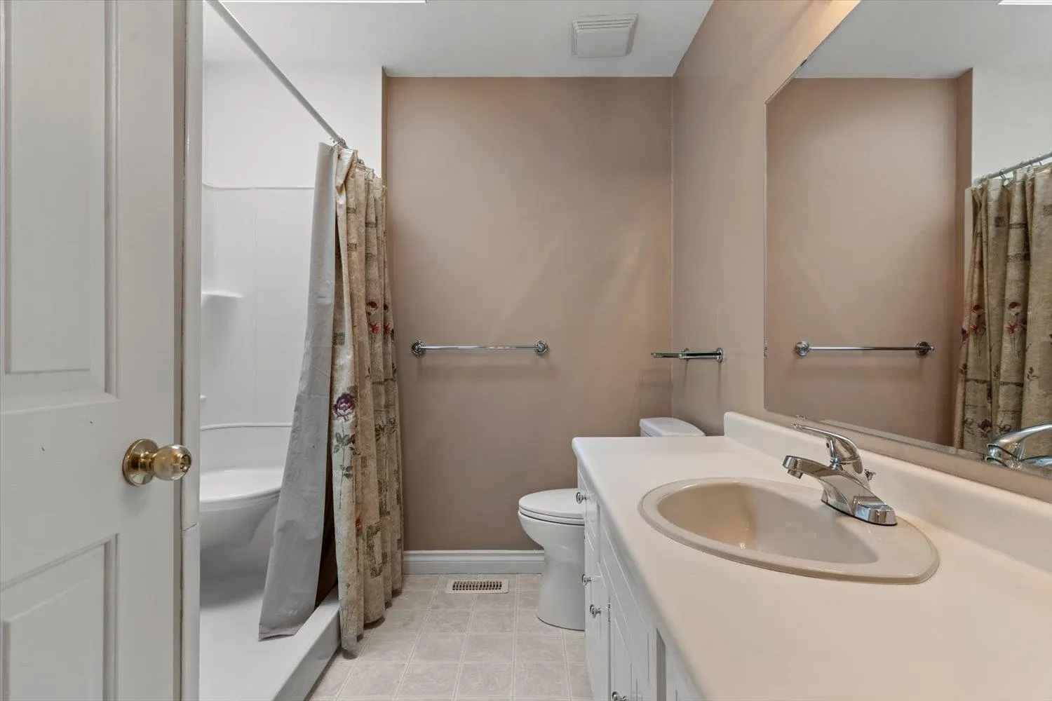3350 Elmwood Drive #19