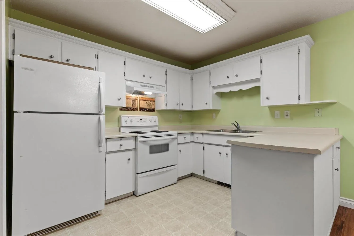 3350 Elmwood Drive #19