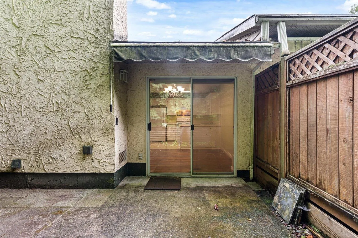3350 Elmwood Drive #19