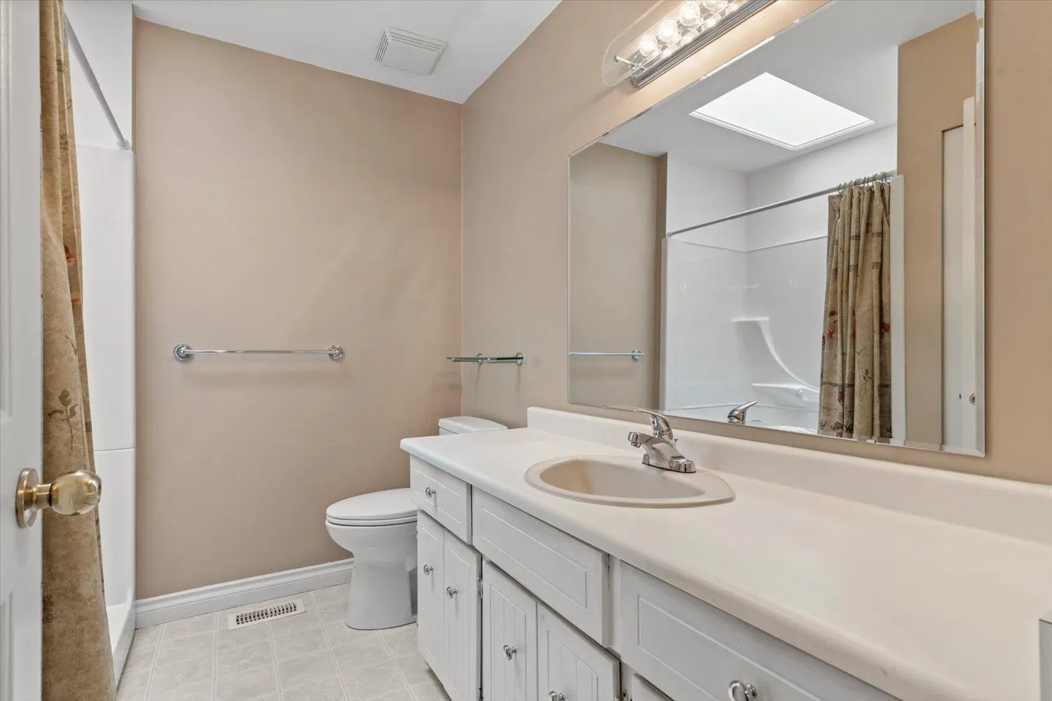 3350 Elmwood Drive #19