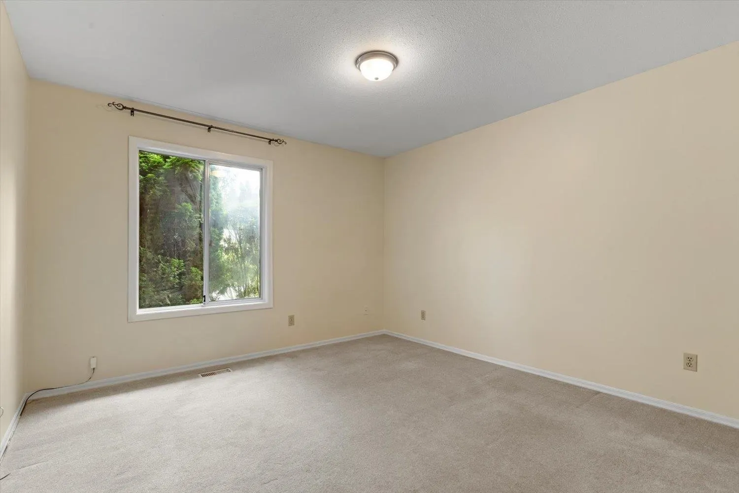 3350 Elmwood Drive #19