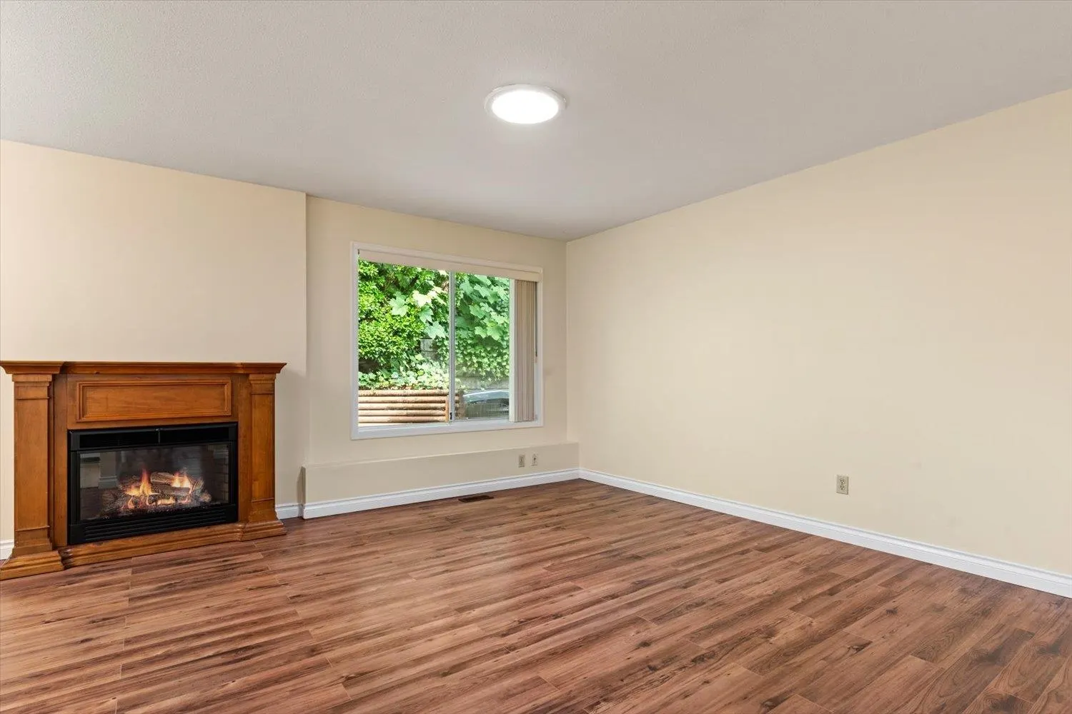 3350 Elmwood Drive #19