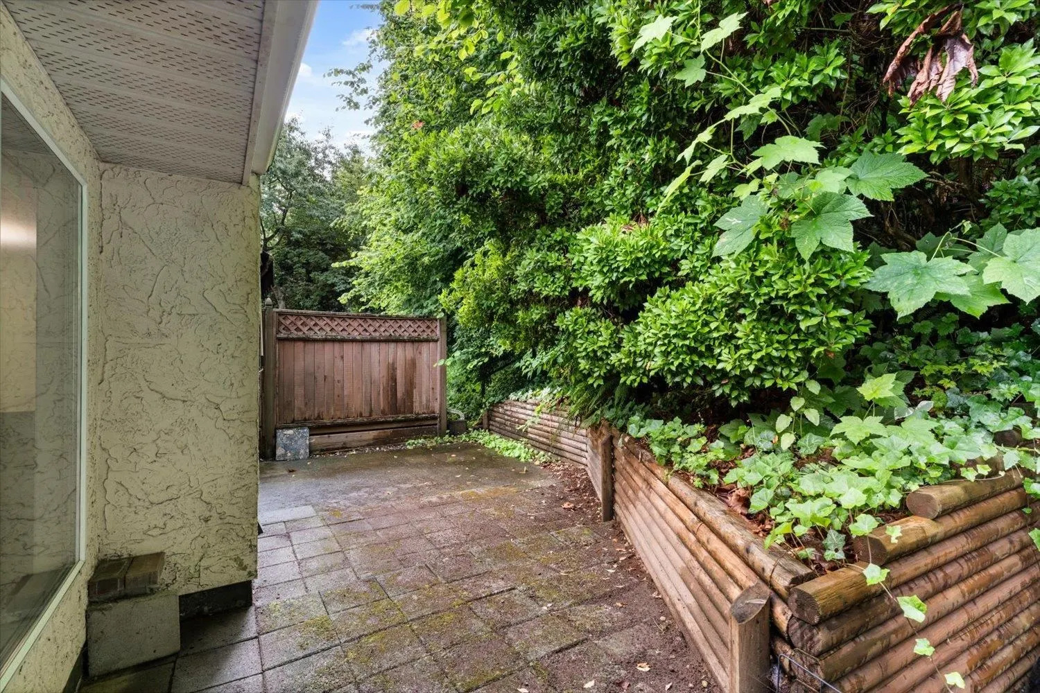 3350 Elmwood Drive #19