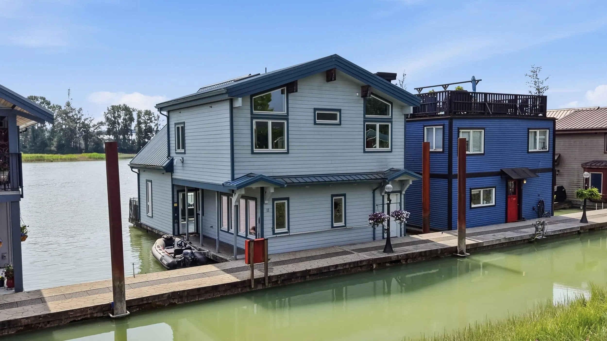 700 South Dyke Road #11