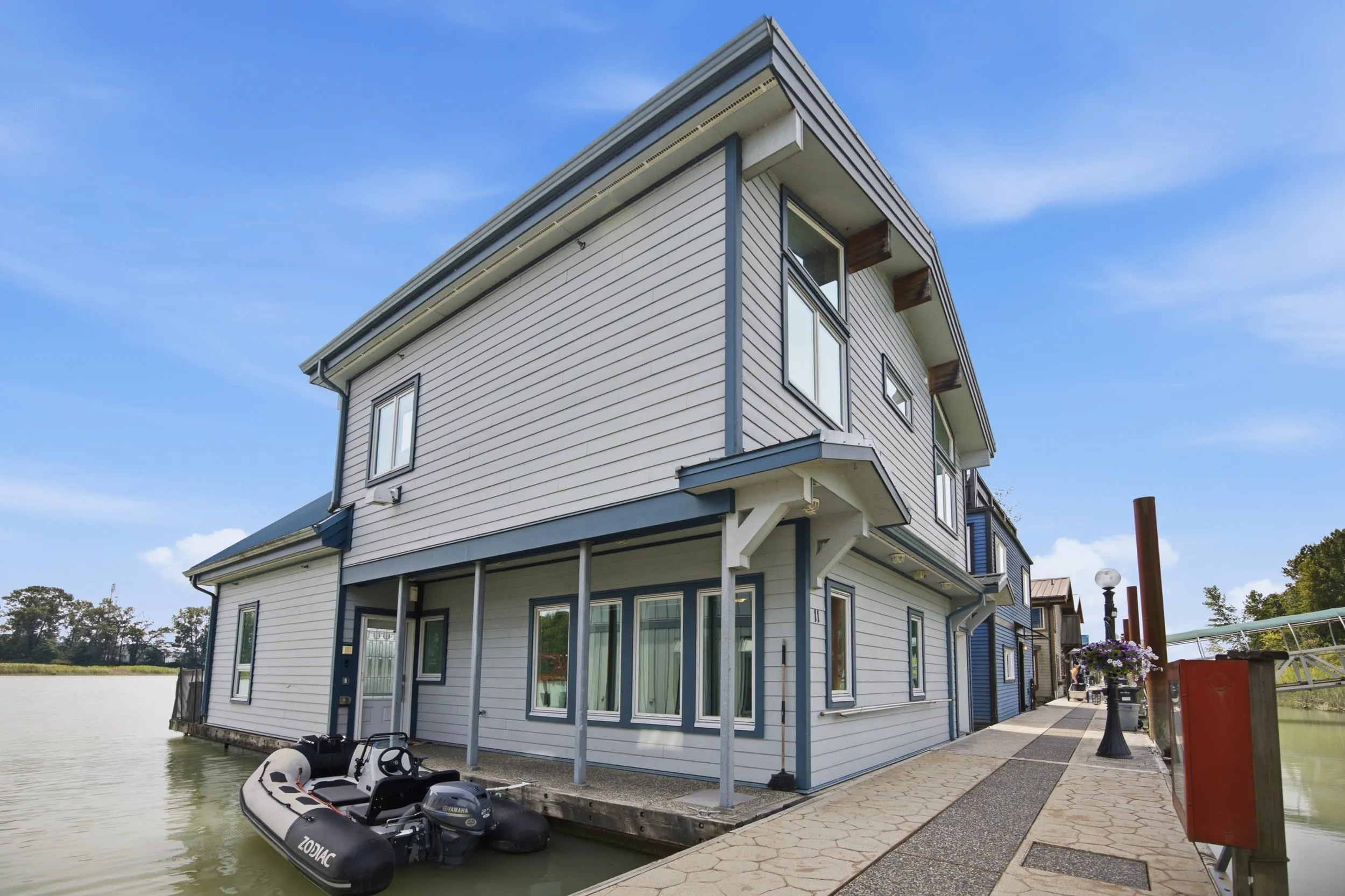 700 South Dyke Road #11
