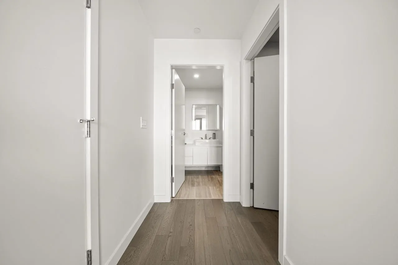1480 Howe Street #3801