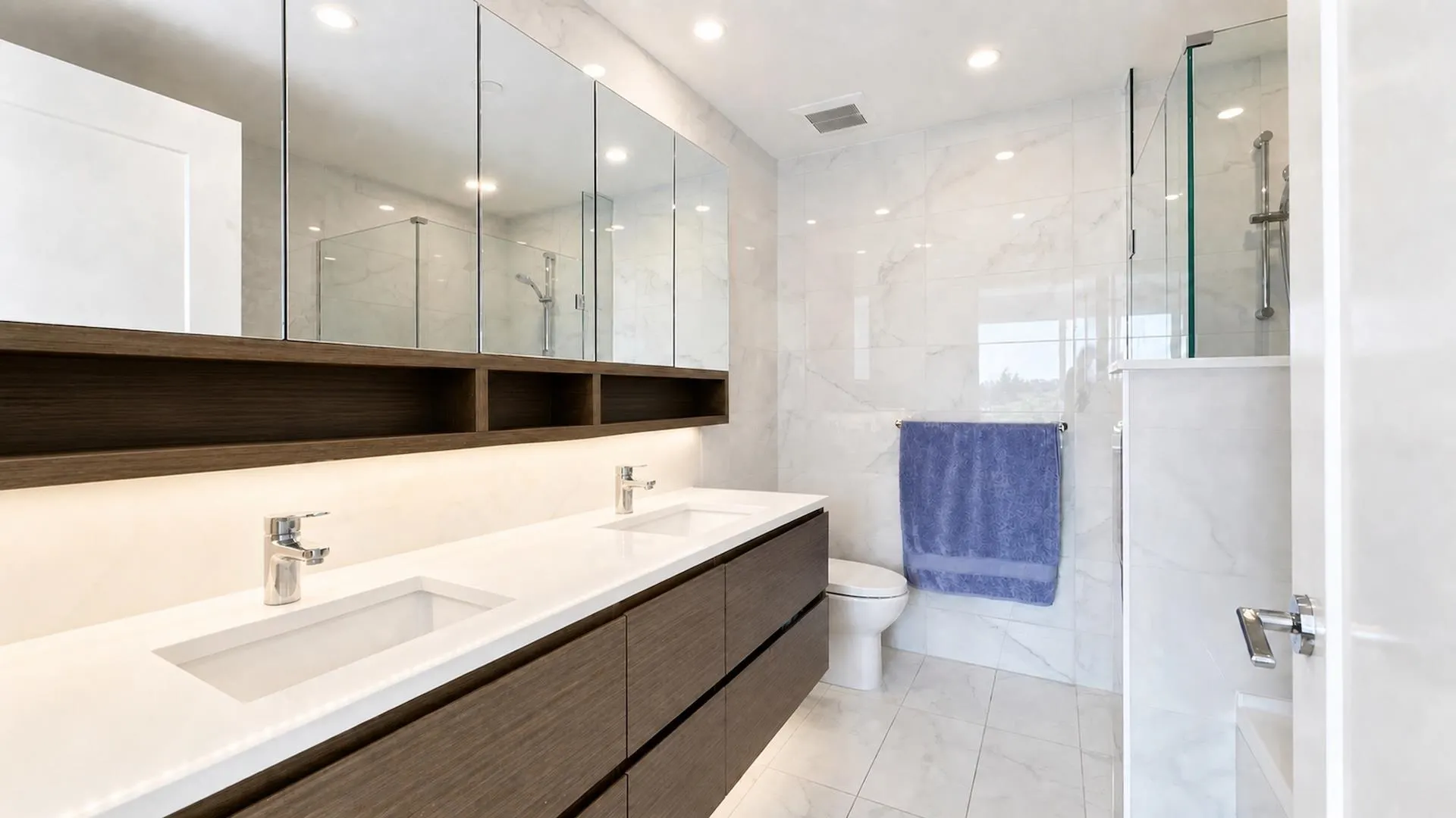 5693 Elizabeth Street #310