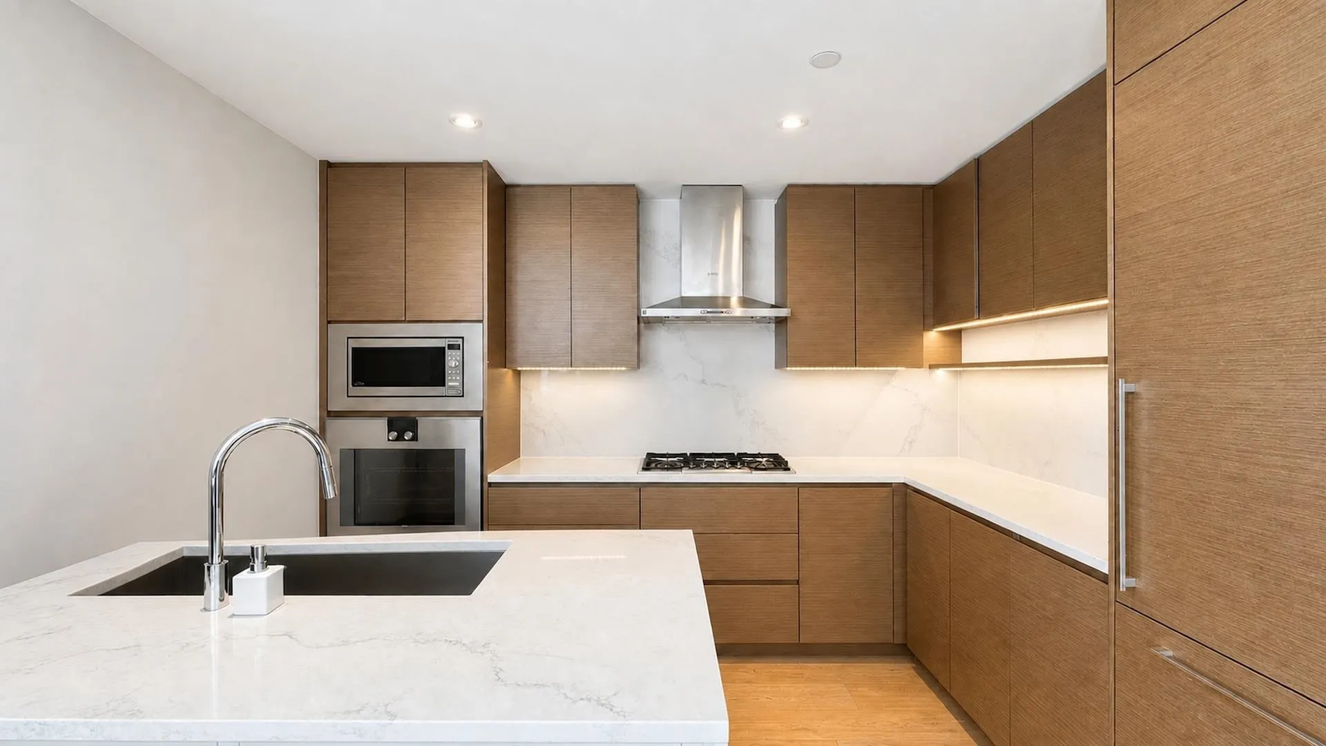 5693 Elizabeth Street #310