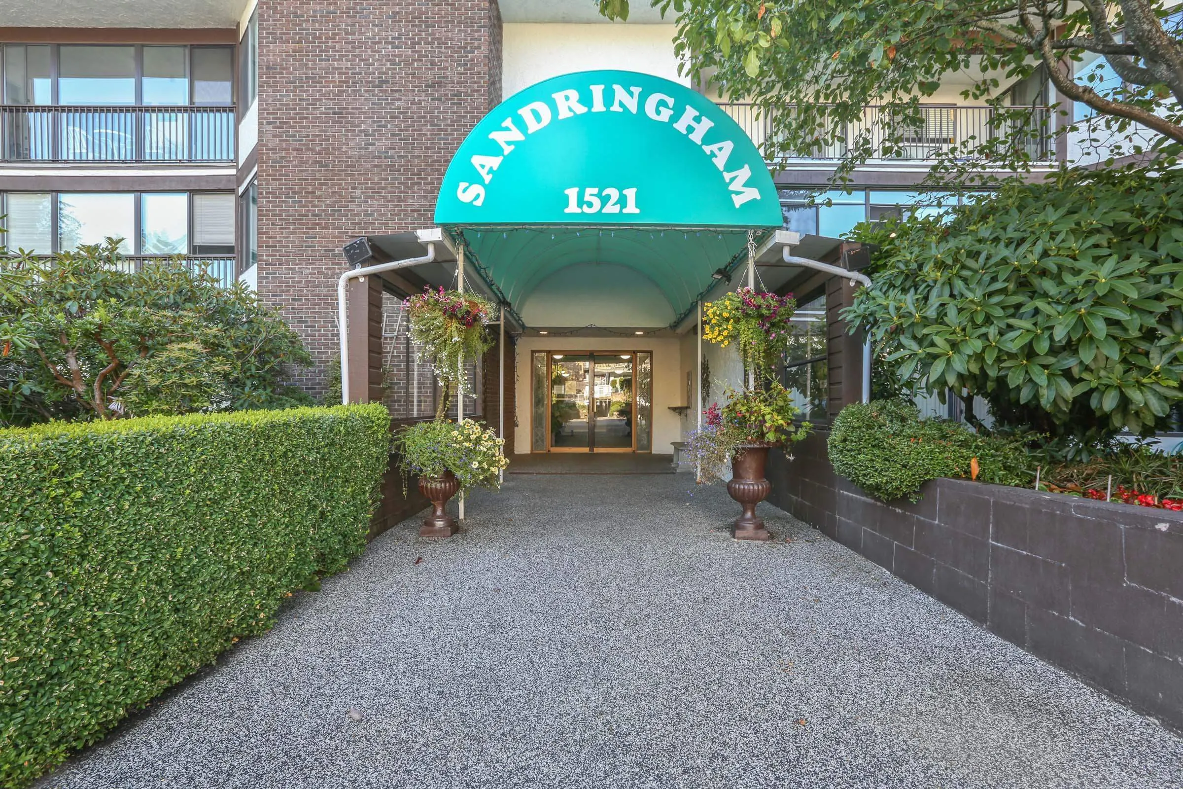 1521 Blackwood Street #305