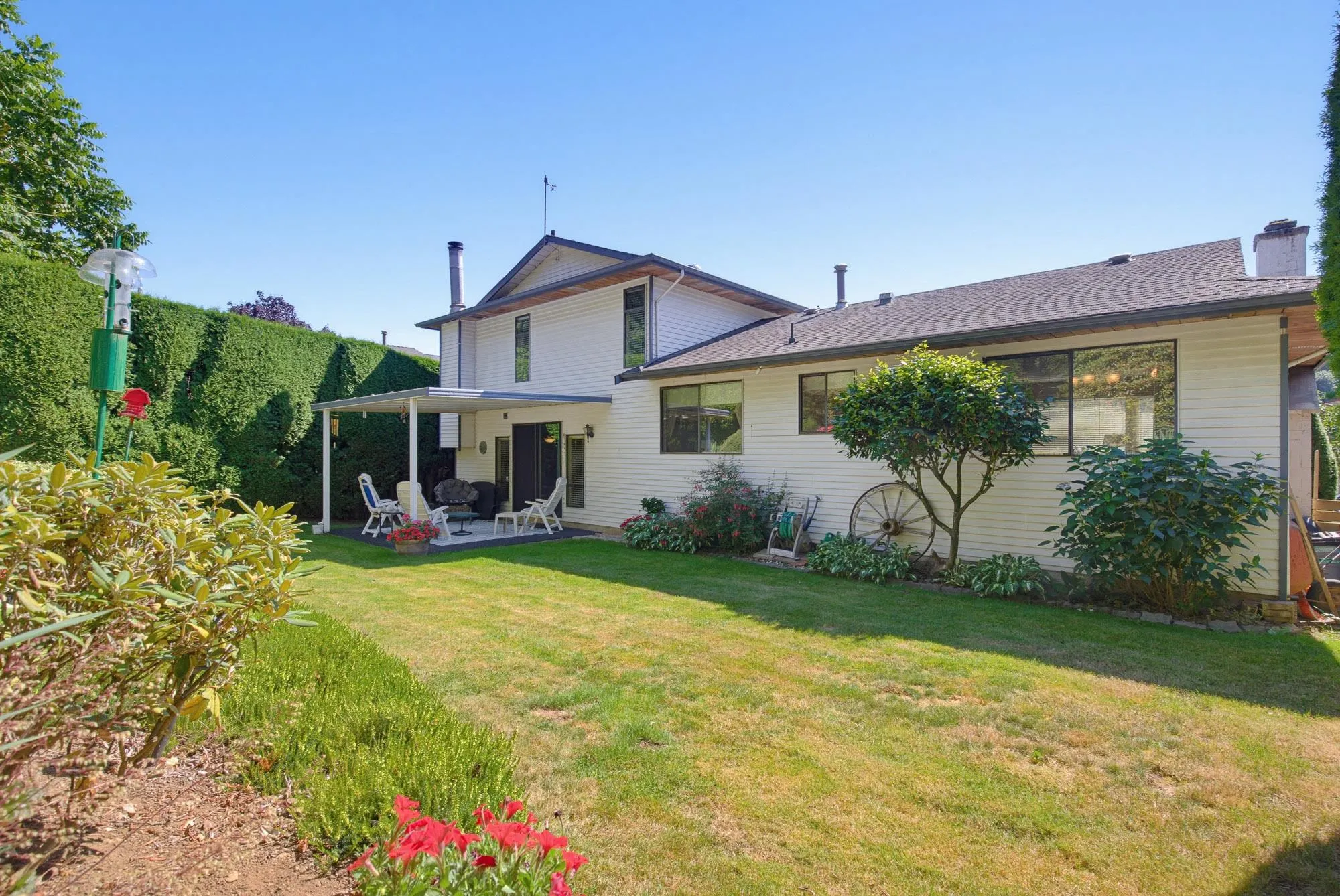 2358 Cameron Crescent