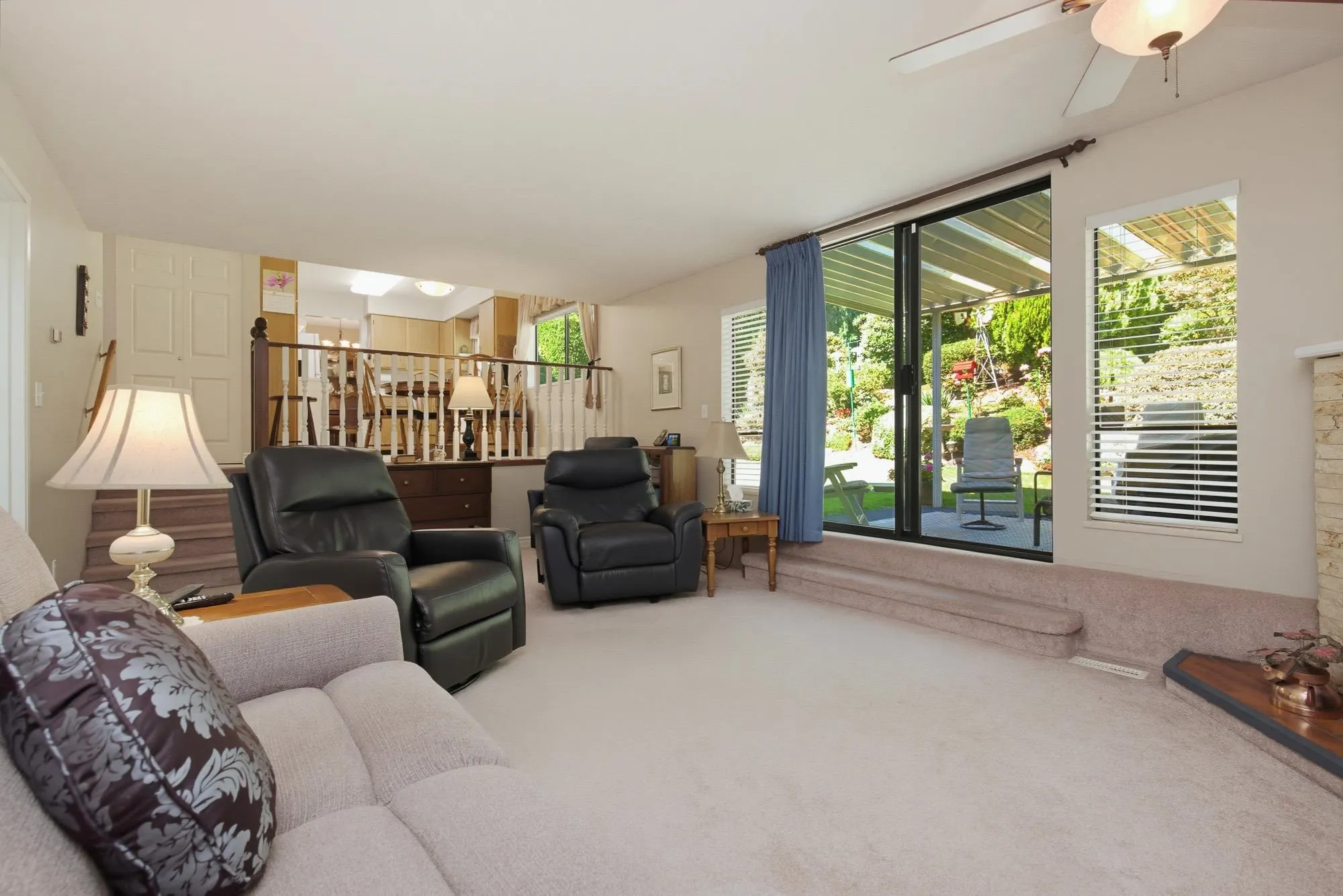 2358 Cameron Crescent