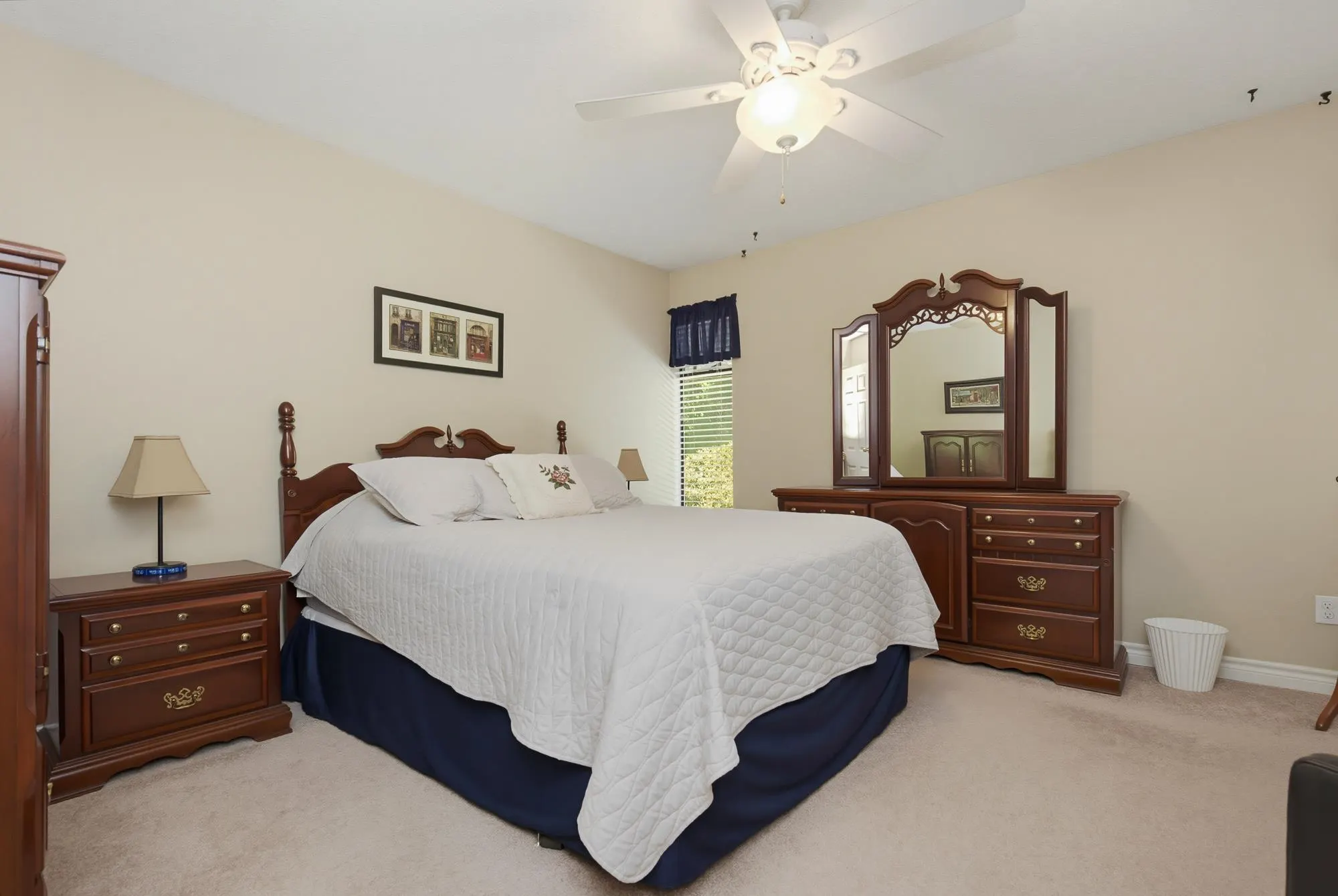 2358 Cameron Crescent